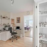 Spacious House With Sea Views From וילה רונה