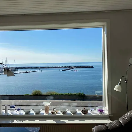 别墅 Spacious House With Sea Views From *