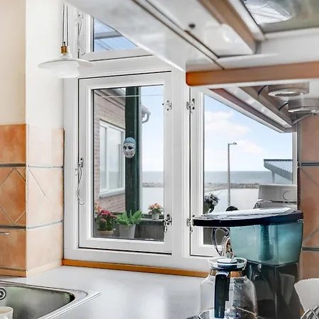 Spacious House With Sea Views From Villa *