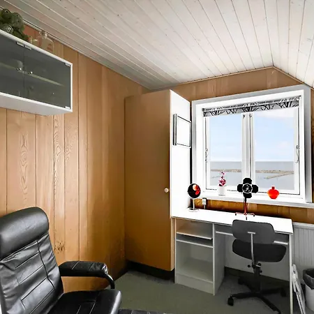 Spacious House With Sea Views From *