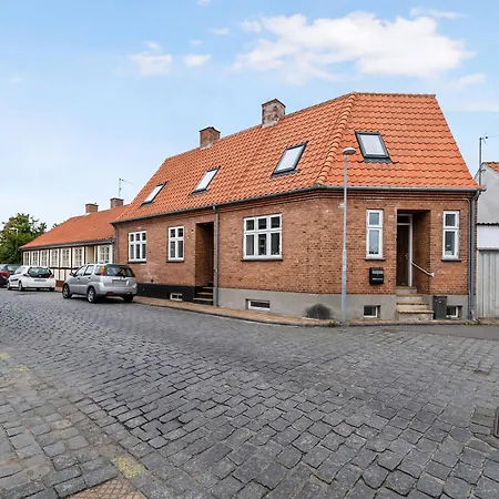 Spacious House With Sea Views From Rønne